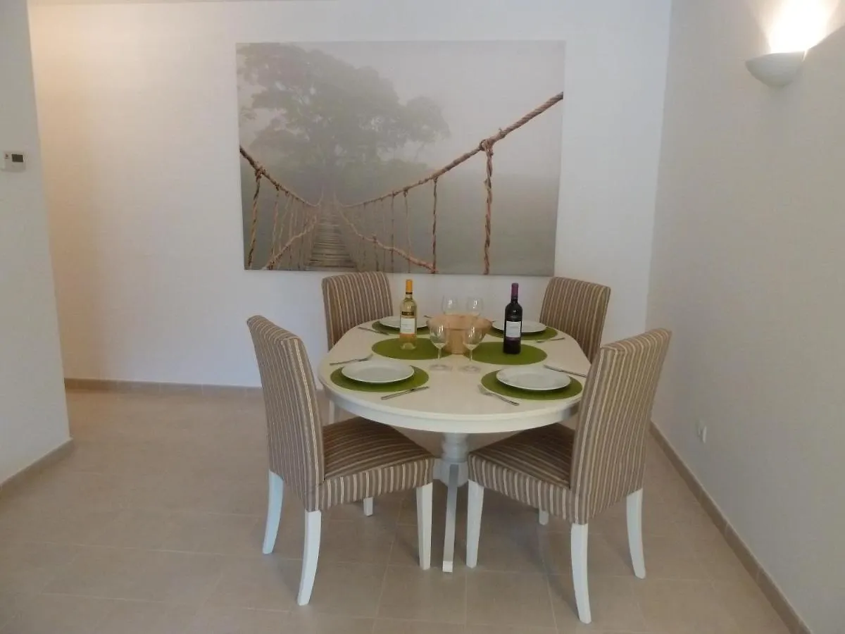 Pollentia Mar Apartment For 4 People Free Wifi Aircon And Secure Parking 波连萨港 0*,  西班牙
