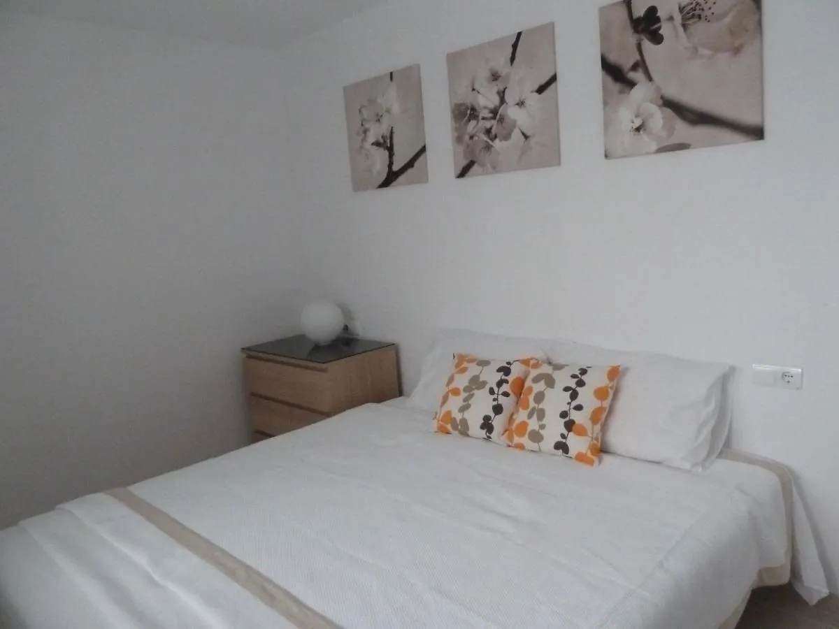 Pollentia Mar Apartment For 4 People Free Wifi Aircon And Secure Parking 波连萨港